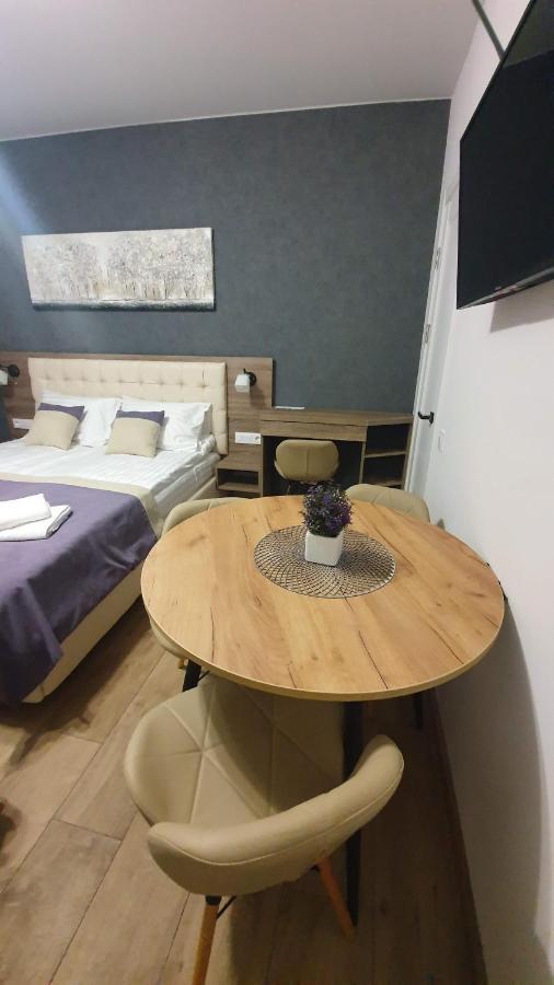 Demar Apart Violet Lviv Dış mekan fotoğraf